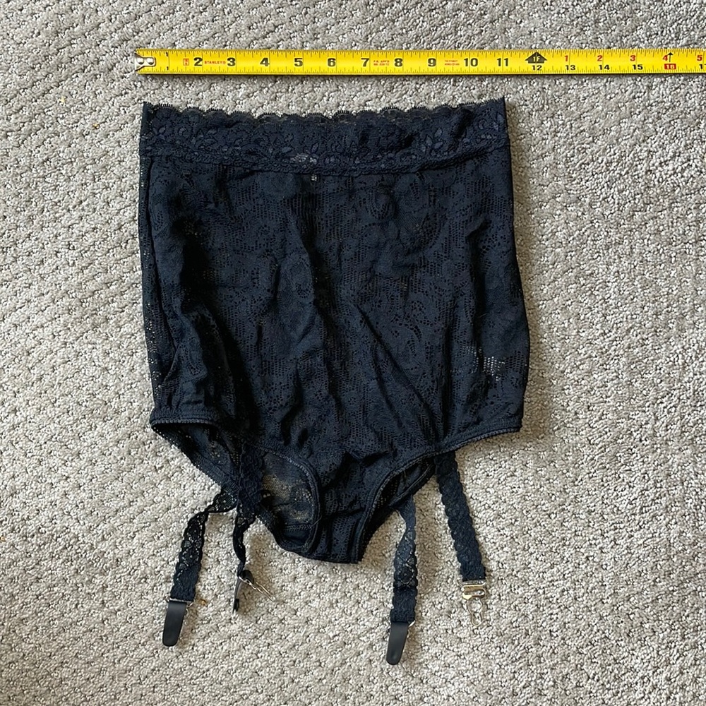 Black lace high waisted garder/underwear